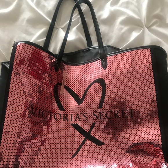 Victoria Secret Summer glam tote! - Picture 2 of 3